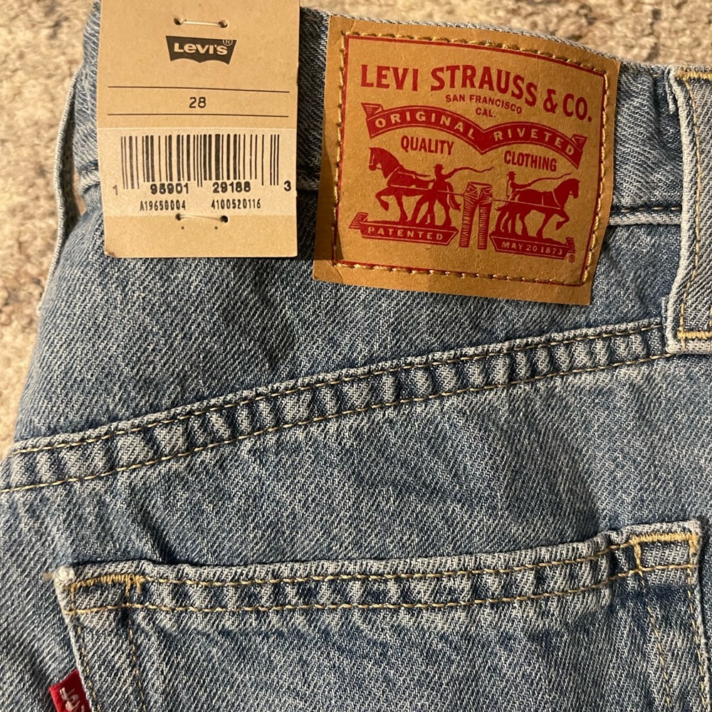 HIGH WAISTED MOM WOMEN'S SHORTS by Levi’s